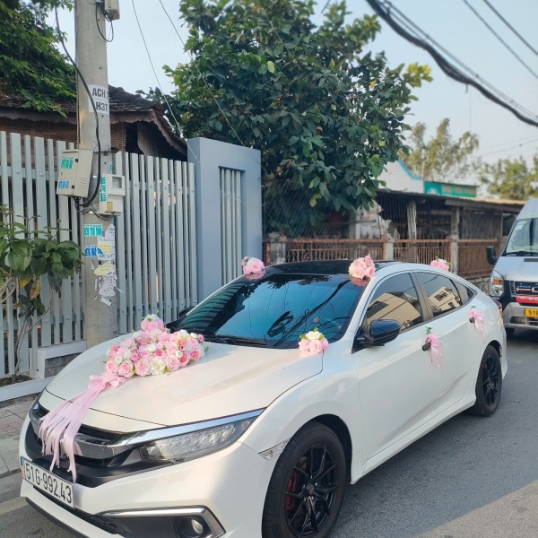 THUÊ XE HOA: NÊN CHỌN XE HOA PHONG CÁCH CỔ ĐIỂN HAY HIỆN ĐẠI?